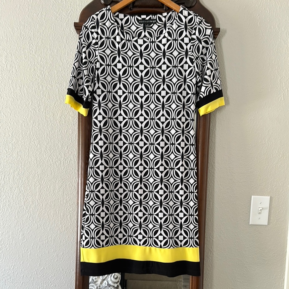 Madison Leigh Black and White Sheath Dress Short Sleeve